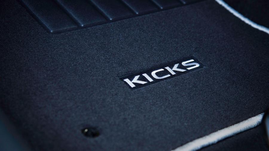 Моторный отсек Nissan Kicks 2018 года  (NA) (фото 2 из 33)